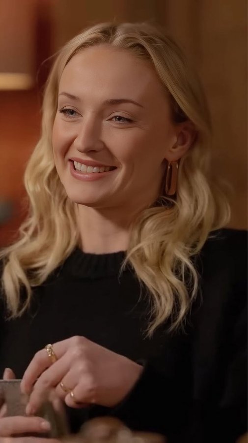 Instagram post by @sophstunrer for Allbirds. Caption reads: Darling #SophieTurner features in an episode of....