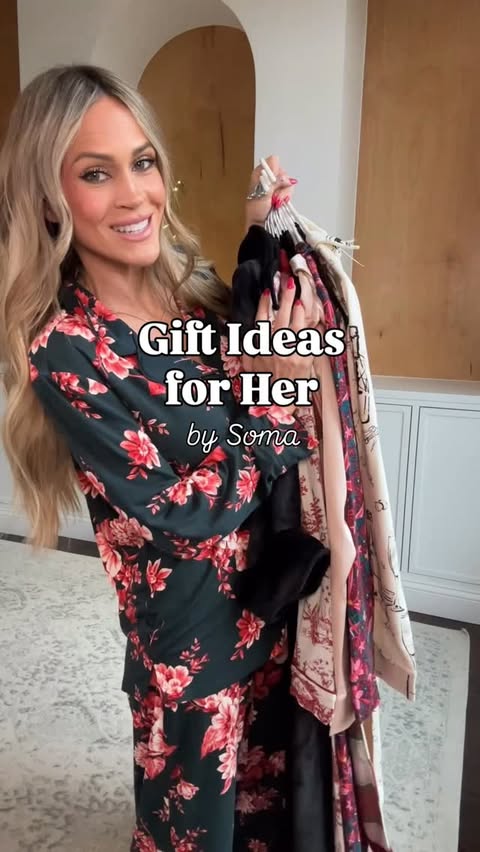 Instagram post by @roseykatestyle for somaintimates. Caption reads: [...] seasonal prints and fabrics from....