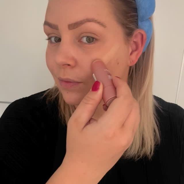 Instagram post by @dayenneritchi for Buzzador. Caption reads: Get ready with me - @lorealparis @garniernl....