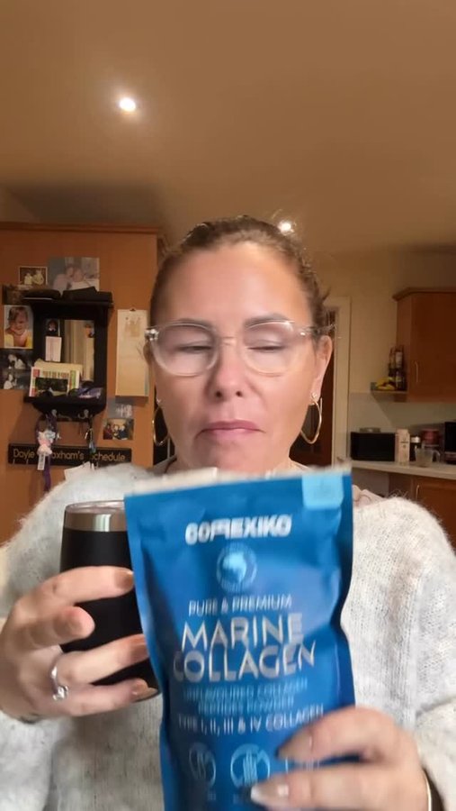 Instagram post by @social_mums_ for Correxiko. Caption reads: [...] 𝓟𝓸𝔀𝓭𝓮𝓻 🐟 #gifted by @correxiko 🥰
.
I....