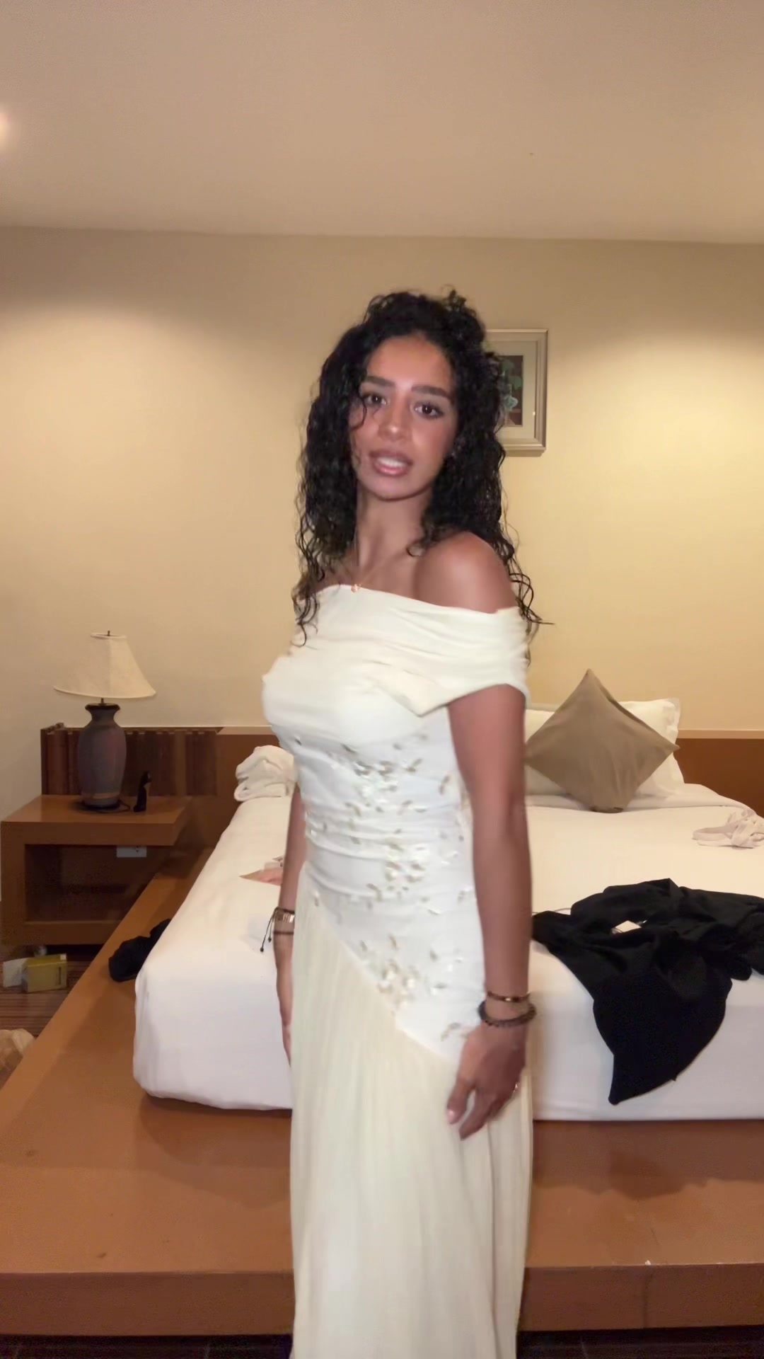 TikTok post by @seiraaag for ESSENCE. Caption reads: [...] ??? Réf : sz2406231750241505 🤍 @Luxéol....