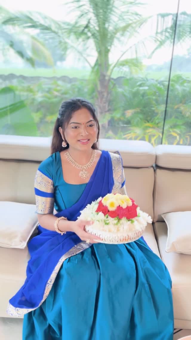 Instagram post by @pujireddyy for Parachute Advansed. Caption reads: #Ad

Embracing the colours, the traditions and the....