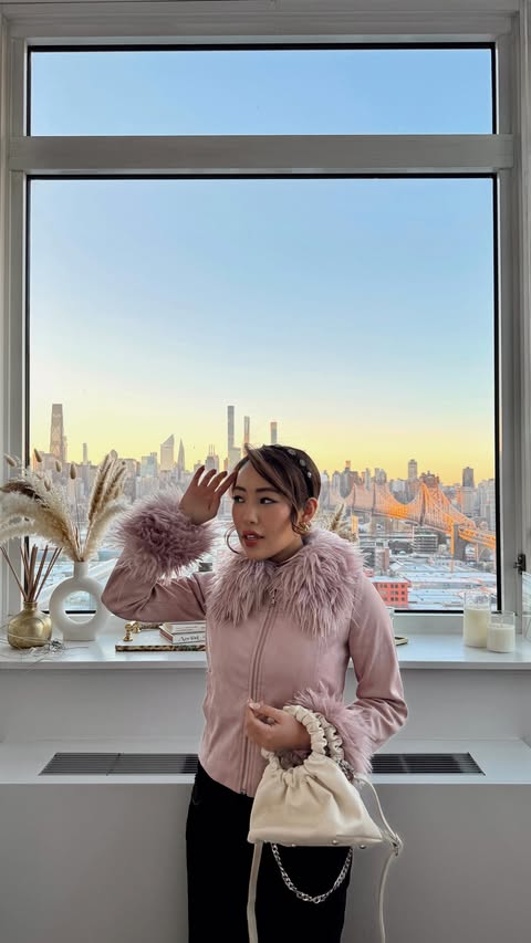 Instagram post by @explorewithdasom for Vinted. Caption reads: *BROKE* shopping hack 🫢🛍️👇🏼 📍@vinted *$0....