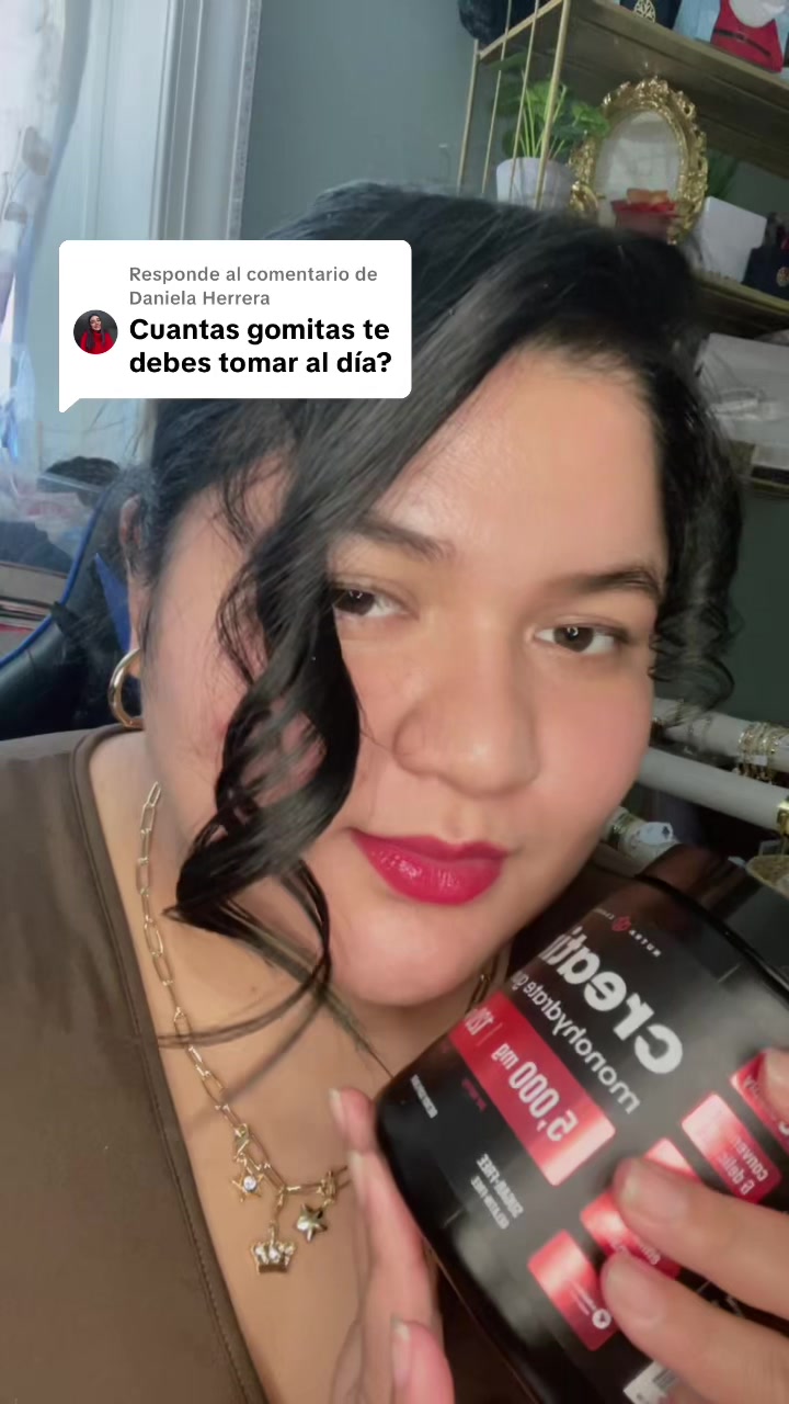 TikTok post by @deymi230 for NutraChamps. Caption reads: [...] #gomitasenqueratina #queratina @NutraChamps....