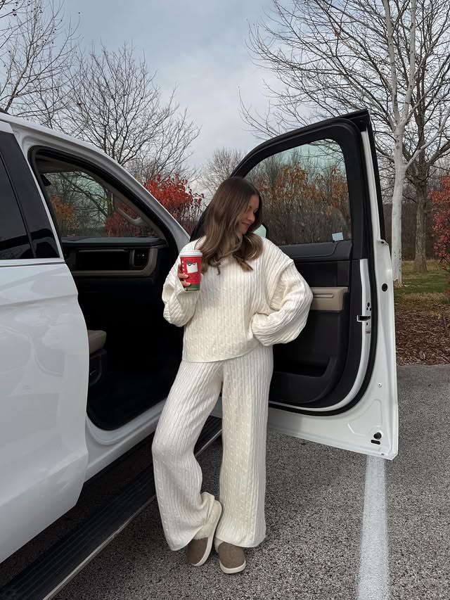 Instagram post by @anniepaventy for Allbirds. Caption reads: [...] it’s a pair of the Kiwi Slippers from....