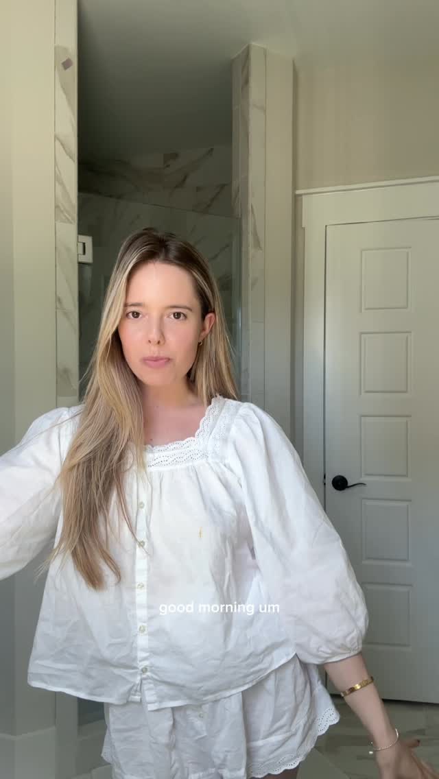 Instagram post by @feelwellbyanna for Natural Cycles. Caption reads: #AD A highly requested tutorial on how I track my....