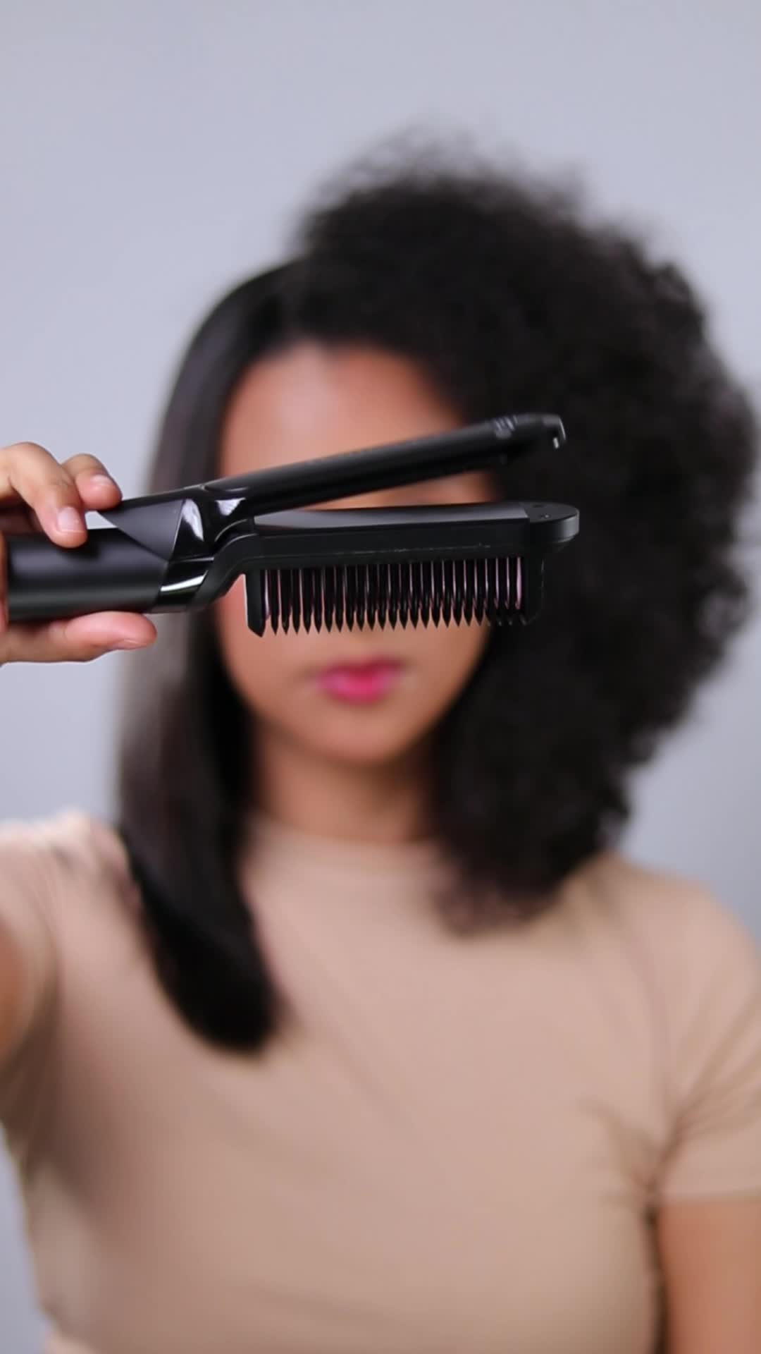 TikTok post by @marilyn_qb7 for TYMO Beauty. Caption reads: [...] Wow! 😍 Con la FLIPRO de @TYMO BEAUTY US....