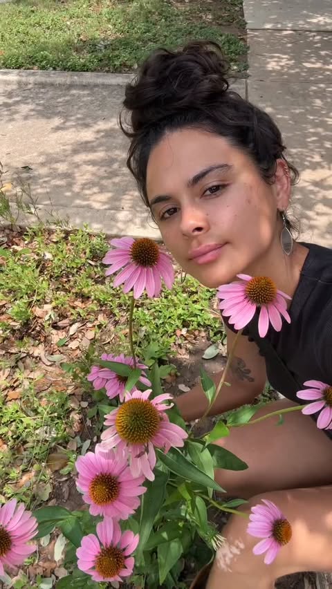 Instagram post by @sophiaesperanza for DeleteMe. Caption reads: [...] 🔒 You can find a 20% discount to....