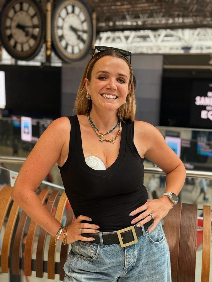 Instagram post by @em_clarkson for Elvie. Caption reads: Pumping on the commute in the same way I’ll....