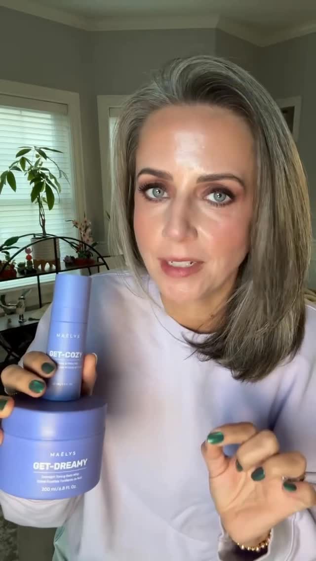 Instagram post by @kellyrosesarno for MAELYSCOSMETICS. Caption reads: #AD Sweet dreams are made of this 💖✨
Tucking into....