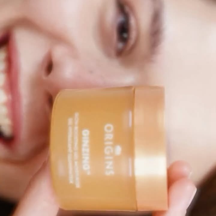 Instagram post by @ecemtturann for ORIGINS. Caption reads: Origins ile ışıltını seç: bronz mu, inci mi?....
