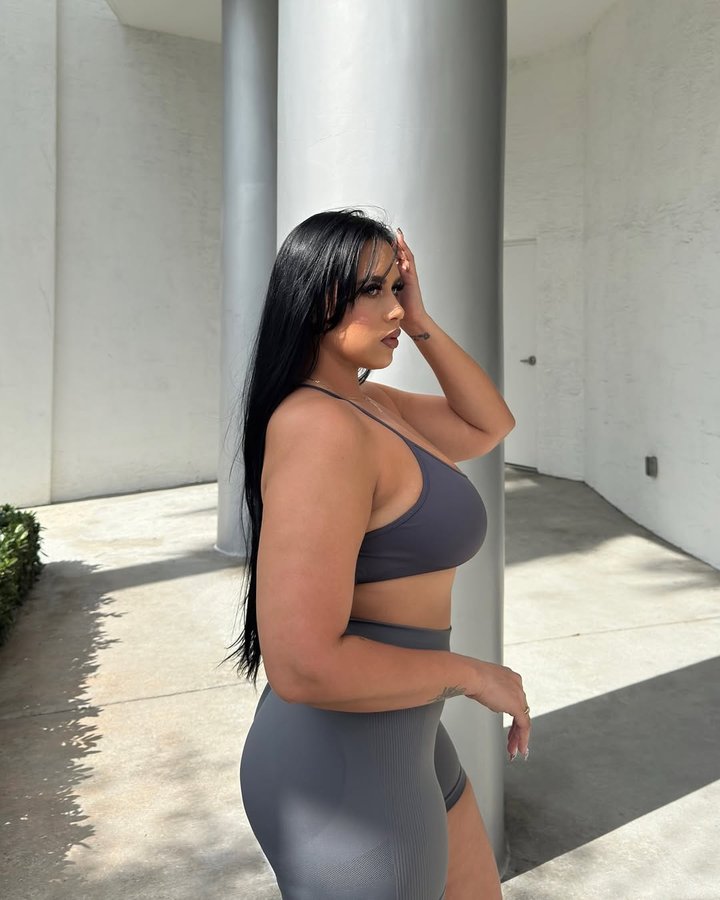 Instagram post by @inspobytati for Diosa Fit. Caption reads: Me & wearing @diosafitofficial everywhere 🙂‍↕️....