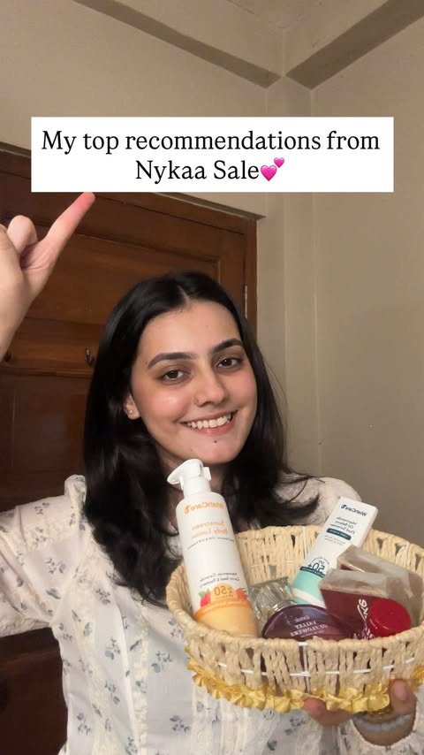 Instagram post by @_hiteshi_ for Foxtale. Caption reads: [...] SPF 50 PA+++ Sunscreen Body Lotion 5.....