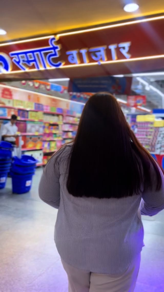 Instagram post by @dilkashhhaaa for SMART Bazaar. Caption reads: NIVEA Body Milk brings 72H of love 💙 because your....