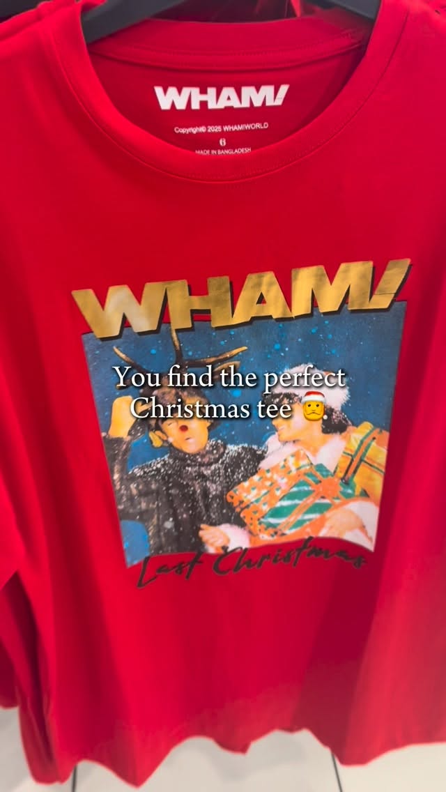 Instagram post by @welovethehighstreet for New Look. Caption reads: The perfect Christmas Tee 😍

Straight in my....