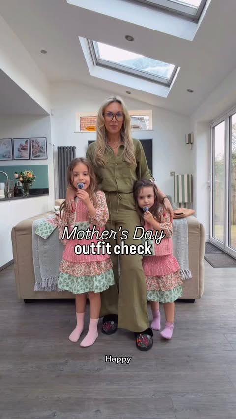 Instagram post by @themummy.motivator for Accessorize. Caption reads: [...] our gorgeous spring outfits on from....