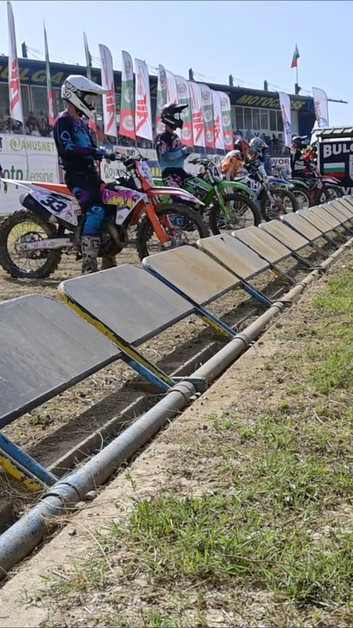 Instagram post by @psyccho33 for 6D Helmets. Caption reads: Struggle.
@onealracing 
@6dhelmets....