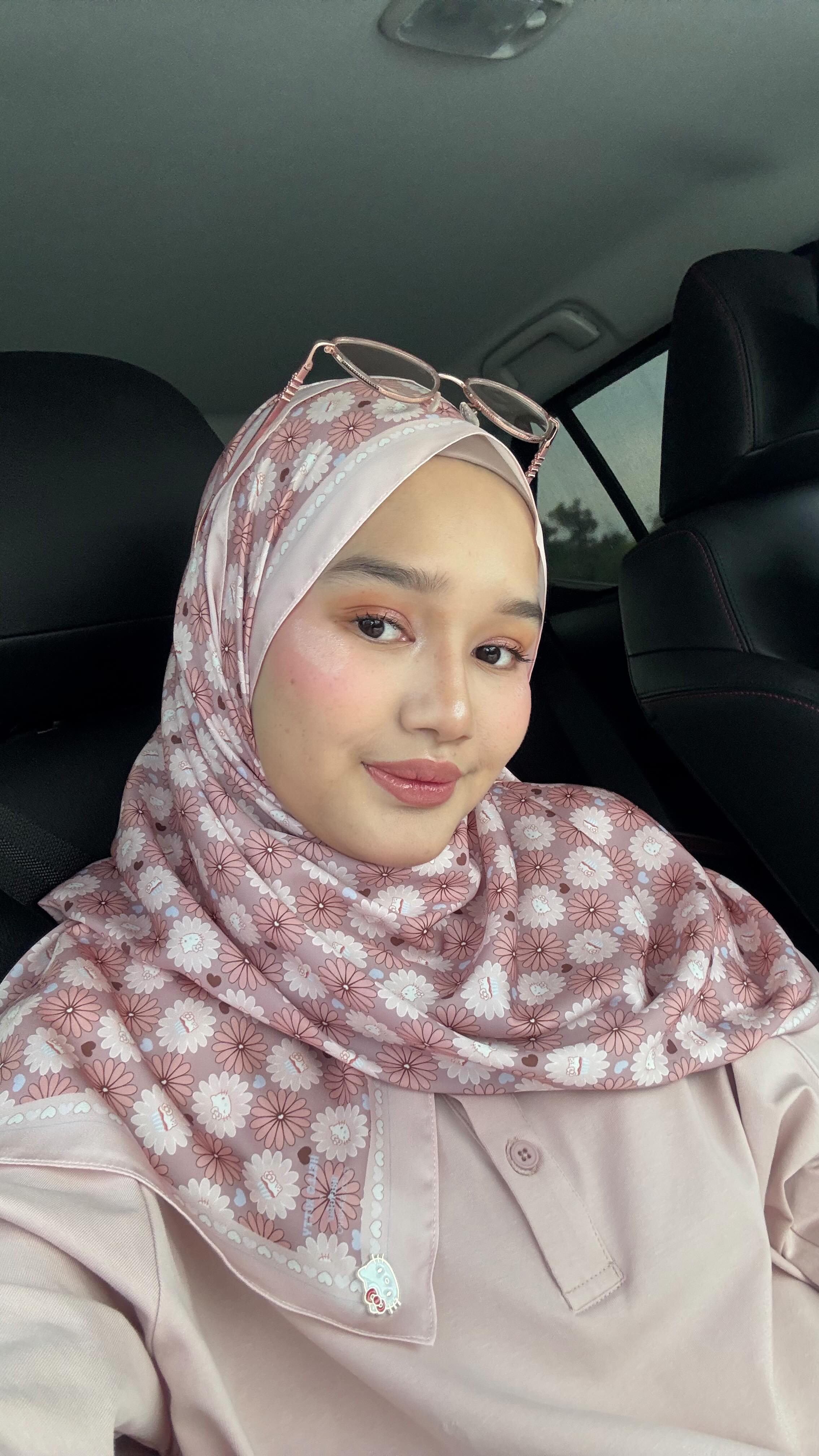 Instagram post by @aiidaazira for Hello Kitty. Caption reads: Hello! Im back with GRWM 💗🩷

This time i pakai....