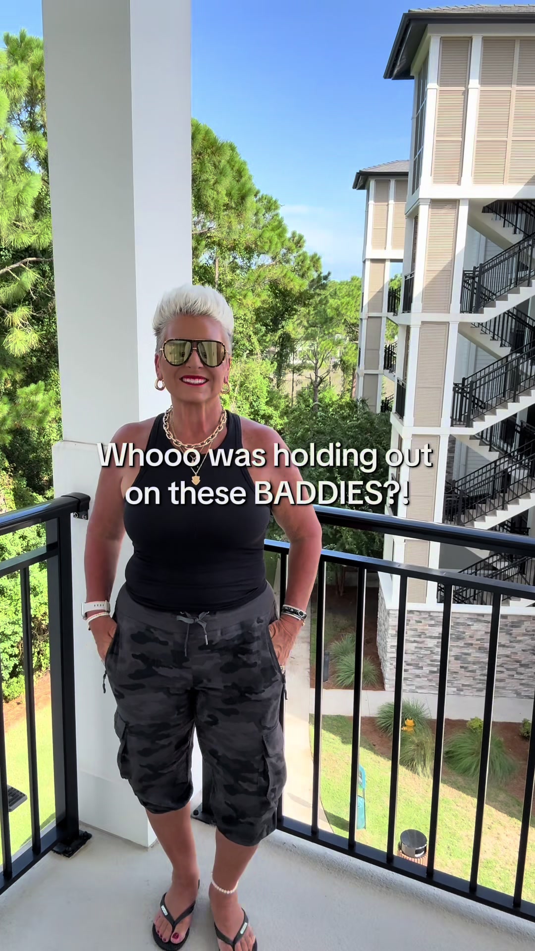 TikTok post by @rochelle1223t for YSENTO. Caption reads: YSENTO Women's Camo Cargo Pants Lightweight [...].