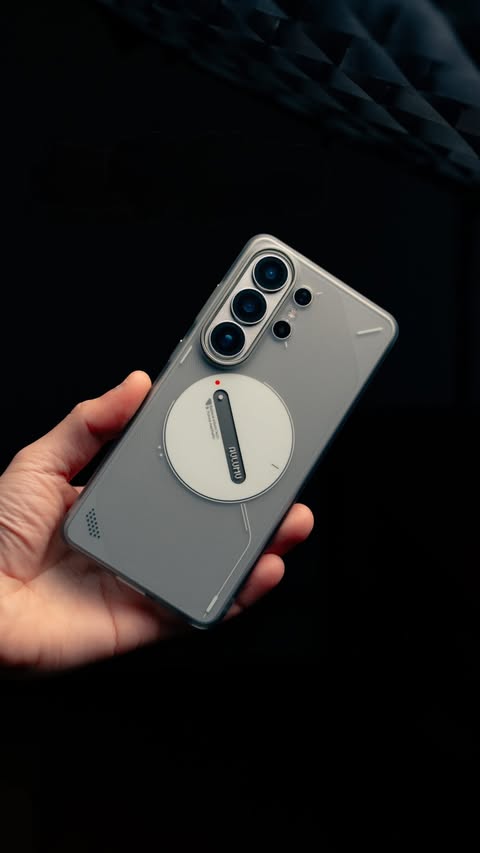 Instagram post by @iandreamosca for AULUMU. Caption reads: S26 Ultra Frosted case from @aulumu_official 🧊🤍....