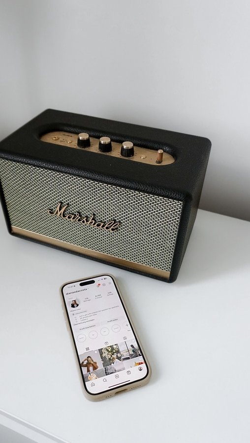 Instagram post by @dianaxdacosta for OCEANSAPART. Caption reads: Outfit check w/ @oceansapart 🧘🏼‍♀️what is your....