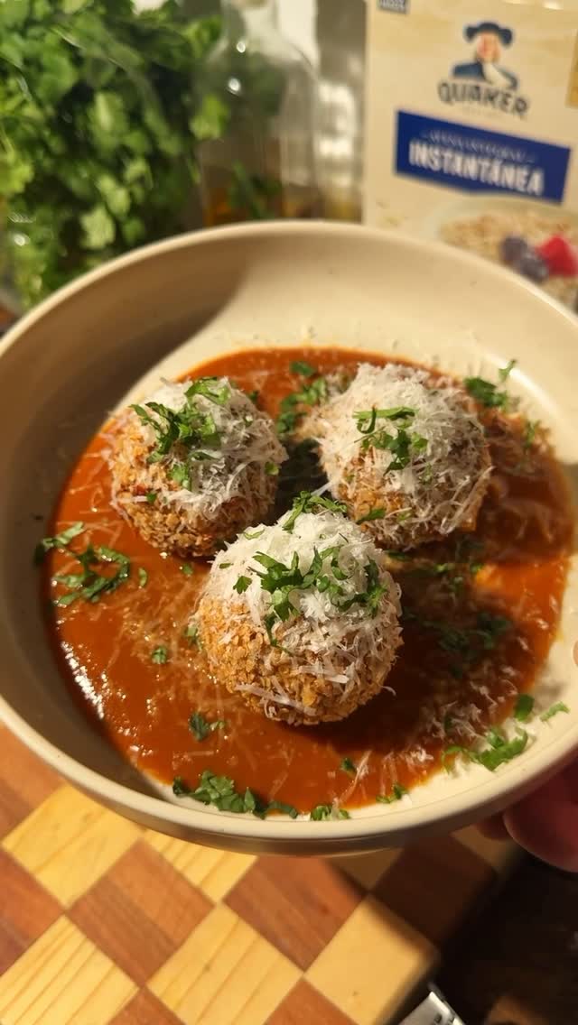 Instagram post by @benjaconhambre for Quaker. Caption reads: [CROQUETAS DE CARNE MECHADA CON QUESO Y....