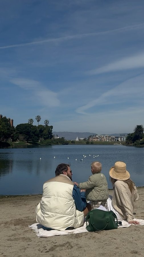 Instagram post by @ashbegash for Dagne Dover. Caption reads: [...] a little picnic & our new @dagnedover. code....