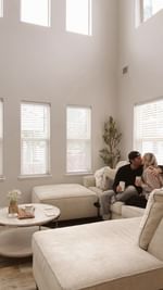 Instagram post by @gy_yrigoyen for Kroma Wellness. Caption reads: [...] your partner and try the signature....