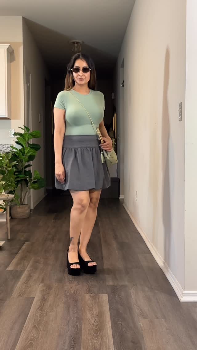 Instagram post by @virgotrendz for FeelinGirl. Caption reads: Silky comfort ✨ Seamless shaping 💖 Styles that....