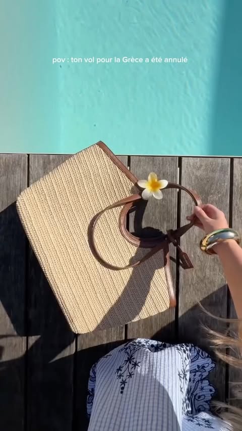 Instagram post by @camglowup_ for CHARLES & KEITH. Caption reads: [...] quand meme renta l’outfit 🤭 sac....