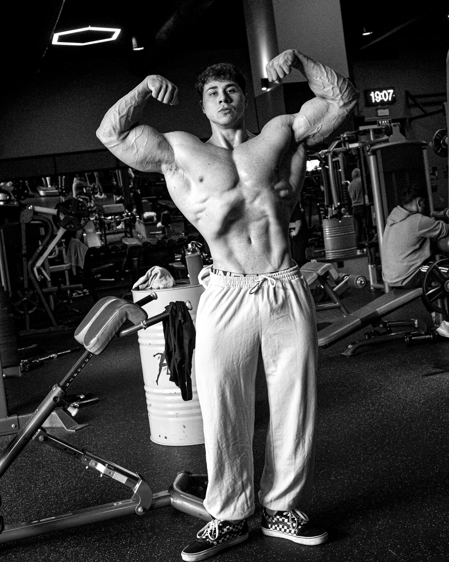 Instagram post by @hikmetelgin for VQ FIT. Caption reads: Iron doesn’t age,neither does the grind....