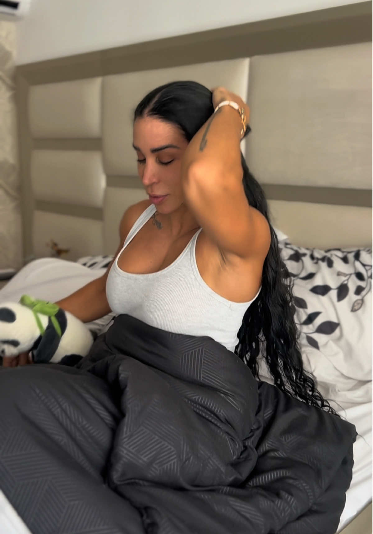 TikTok post by @ana_cozar for Muscletech. Caption reads: Killer mindset 🦁 I don't need a shaker to show up....