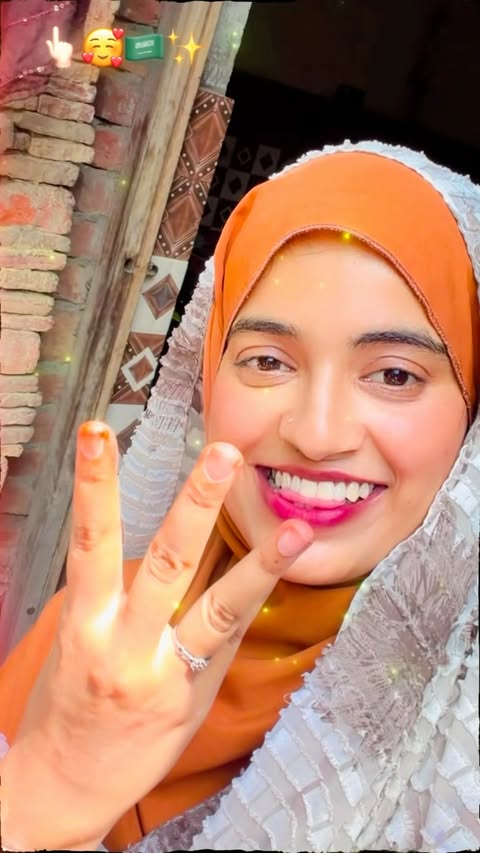 Instagram post by @simrang_official for Instant Bollywood. Caption reads: na kaliyan hi khilti na gul muskurate agar baghe....