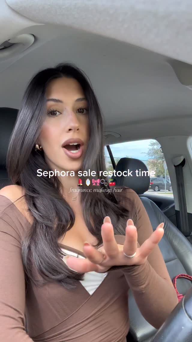 Instagram post by @paulinareitman for CLEAN BEAUTY COLLECTIVE. Caption reads: Come shopping with me! @cleanreserveperfume....