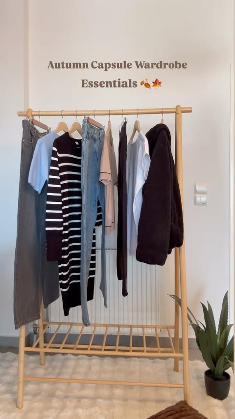 Instagram post by @barolalia for Pepco. Caption reads: [...] Capsule Wardrobe Essentials 🍁🍂 by....