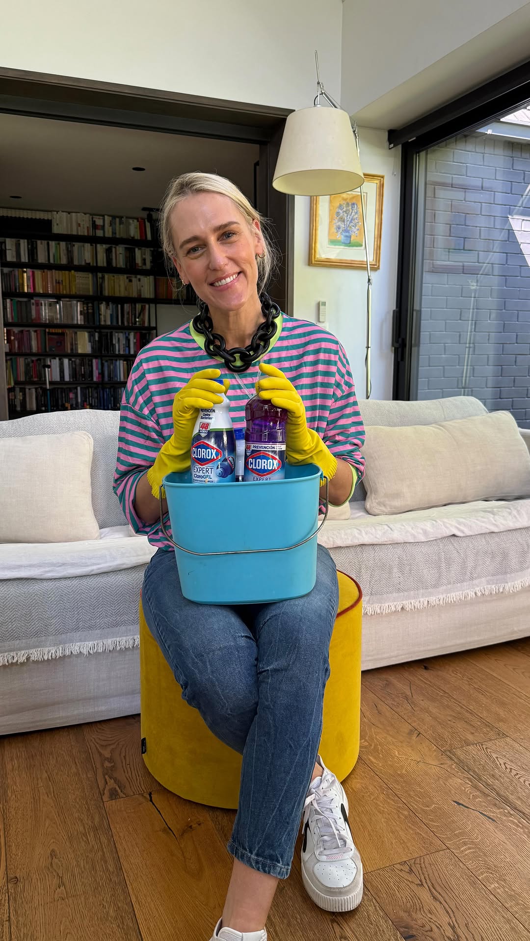 Instagram post by @virginiademariaoficial for Clorox. Caption reads: La limpieza de la casa es tan importante como la....