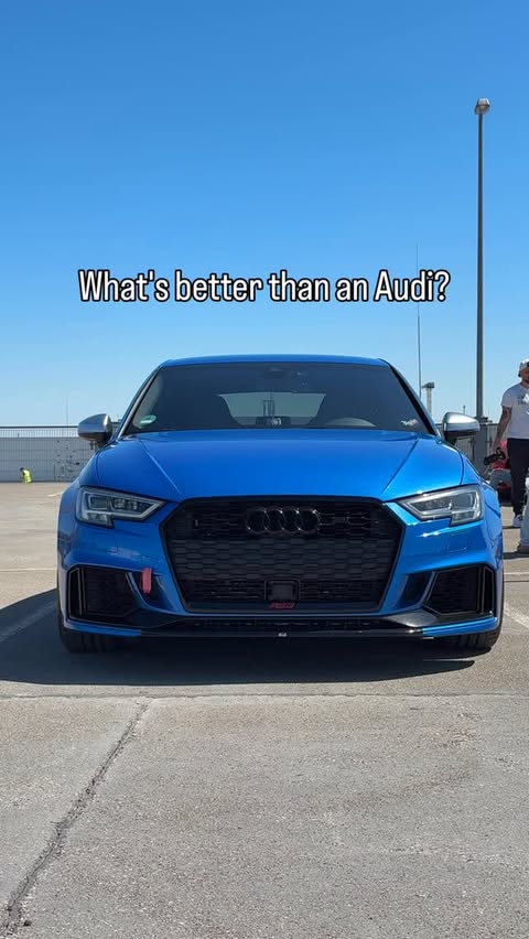 Instagram post by @vag.scty for Meguiar’s. Caption reads: Double trouble 💙💚 • @fb_photogrxphy 🍀 • AUDI....