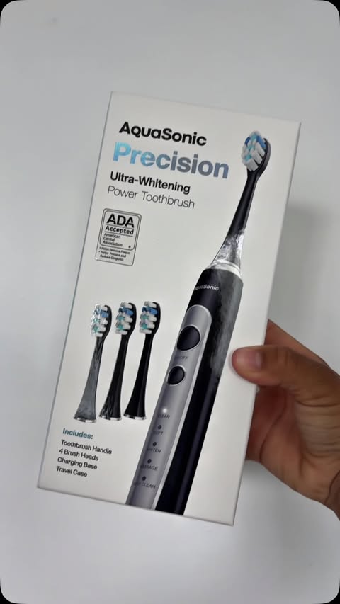 Instagram post by @madsaflo for AquaSonic. Caption reads: [...] few minutes to brush my teeth with my....