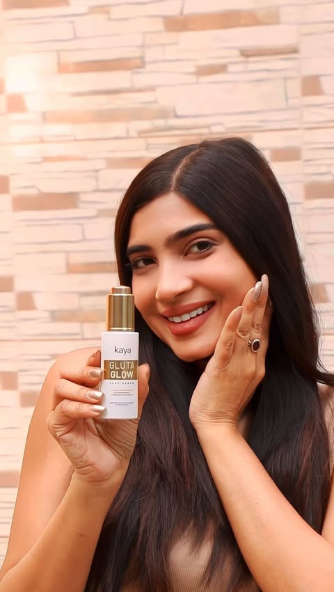 Instagram post by @styleby_akankshasingh for Kaya Science. Caption reads: [...] & dullness? Not this time with @kayascience....