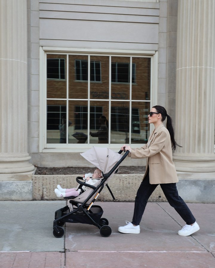 Instagram post by @julia__borishkevich_ for Mompush. Caption reads: My favorite stroller @mompush_stroller #mompush....