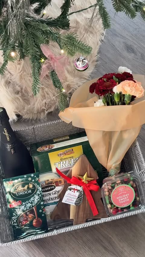 Instagram post by @kendallrspell for The Fresh Market. Caption reads: [...] + more this holiday season, ALL at The Fresh....