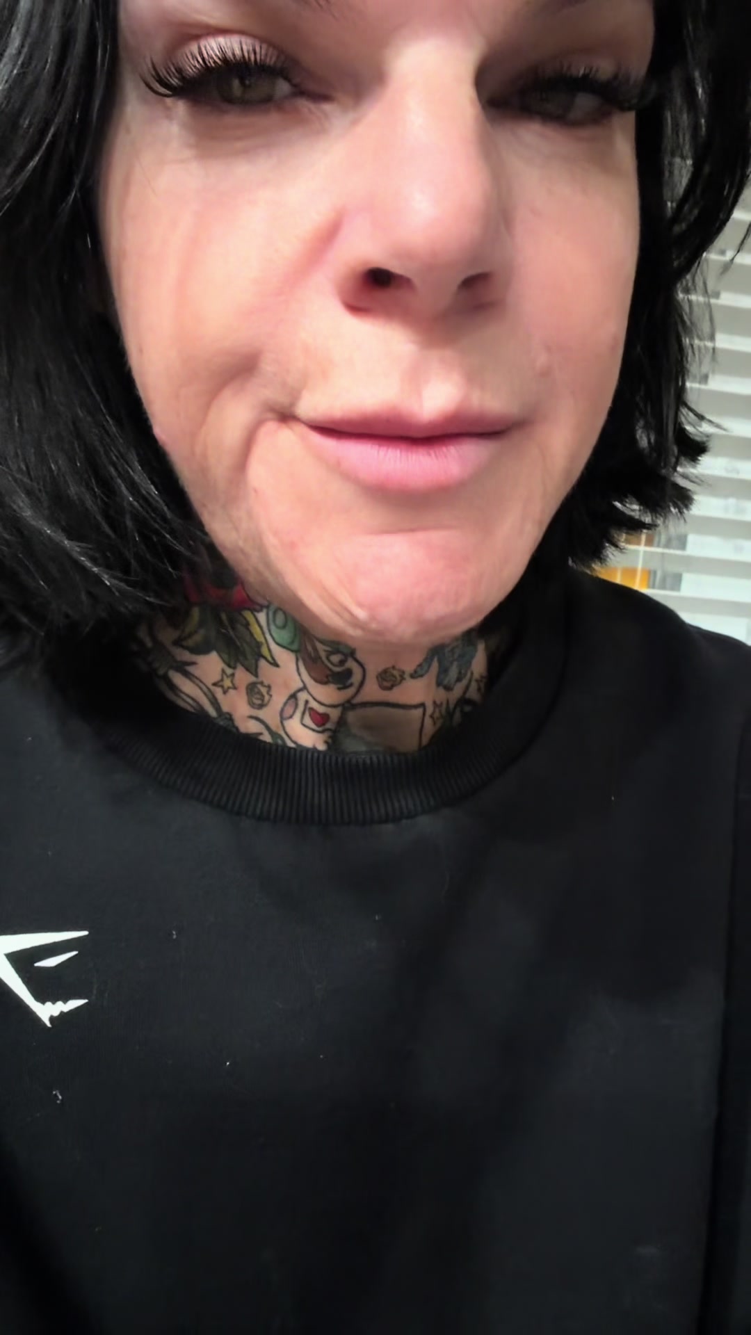 TikTok post by @textmeat7322323562 for Sleeve Stars. Caption reads: @Sleeve Stars gave me my #kneestability back so I....