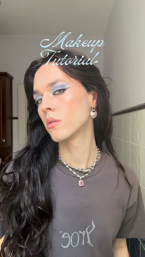 Instagram post by @mertkenger for Caudalie. Caption reads: Birlikte makyaj yapalım 🩵 Caudalie Vinoperfect....