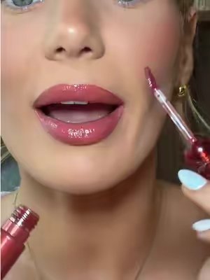 TikTok post by @morganliving for Colorgram US. Caption reads: Toffee Apple lips🫦 @colorgram #colorgram....