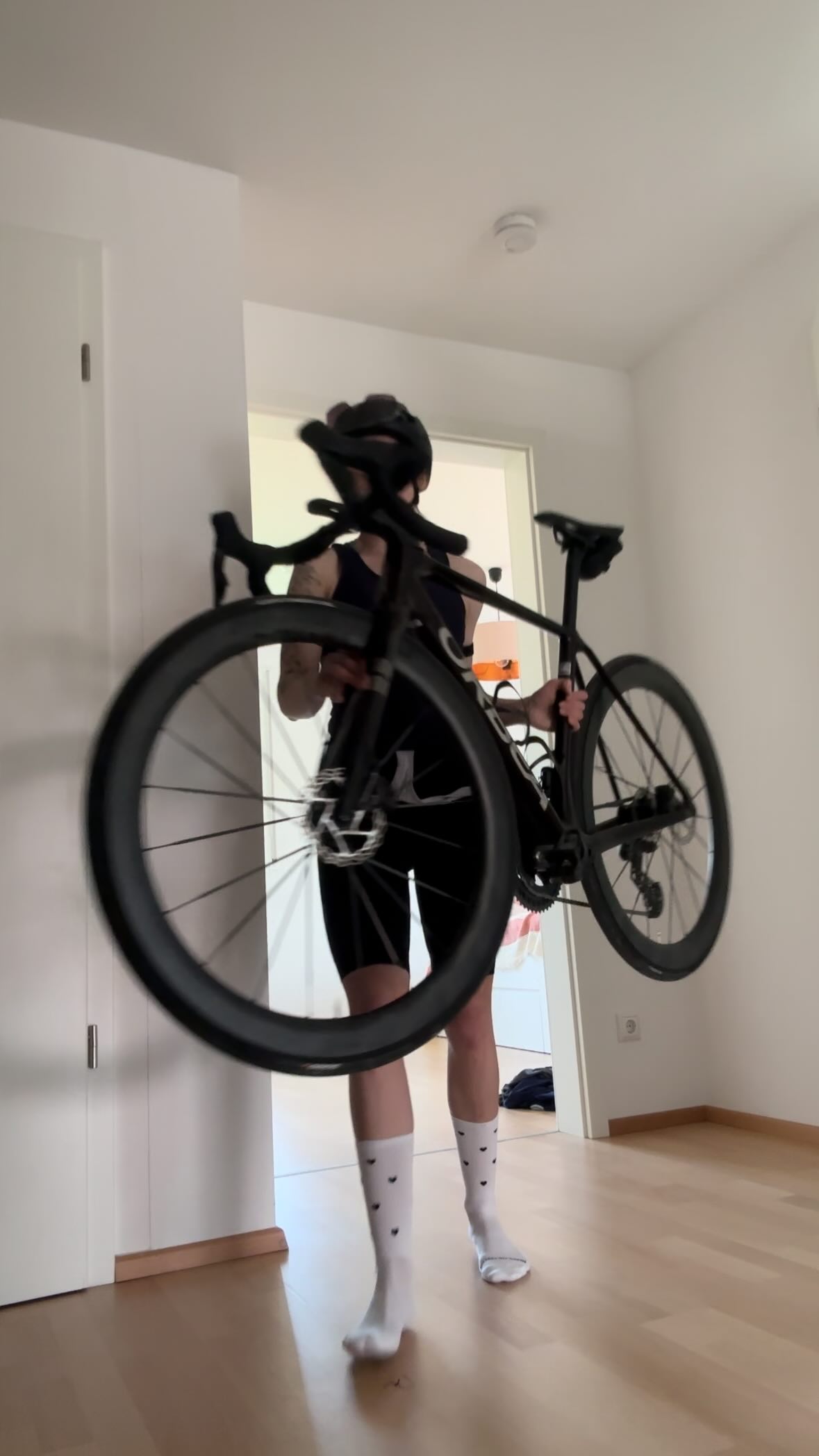 Instagram post by @lisa_the_bike_impostor for Dynamic Bike Care. Caption reads: Why do you always need that looong!? The lesson:....