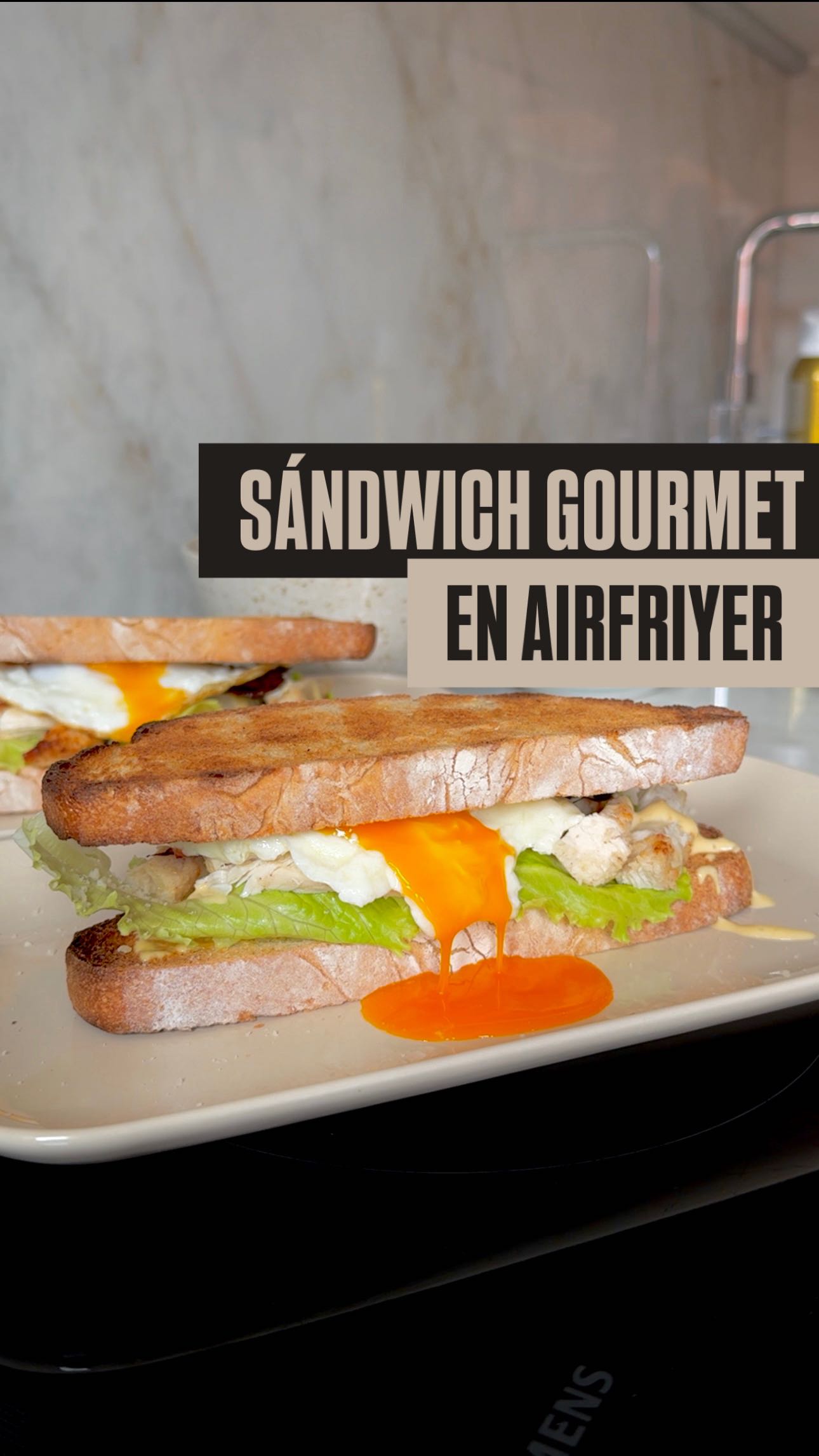 Instagram post by @lauragijong for Moulinex. Caption reads: 🍞No vuelvas a hacer un sándwich aburrido.

🎁 El....