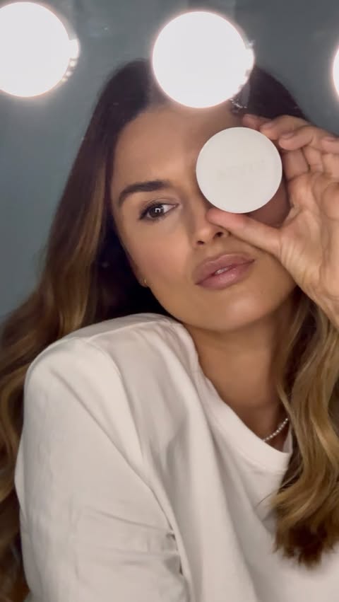 Instagram post by @anita__dujic for NIVEA. Caption reads: [...] ne bi bila najbolja verzija sebe, uz @nivea....