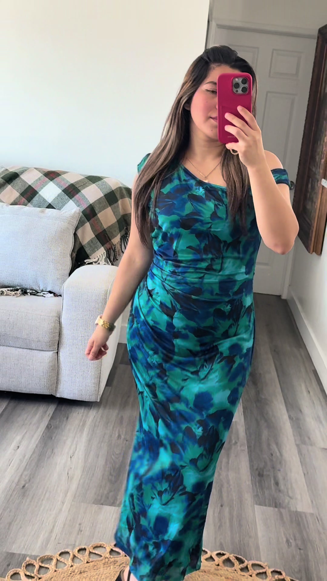 TikTok post by @raquel.castillo_ for Grace Karin US Shop. Caption reads: @Grace Karin #tiktokshop #ropamujer #comprasonline....