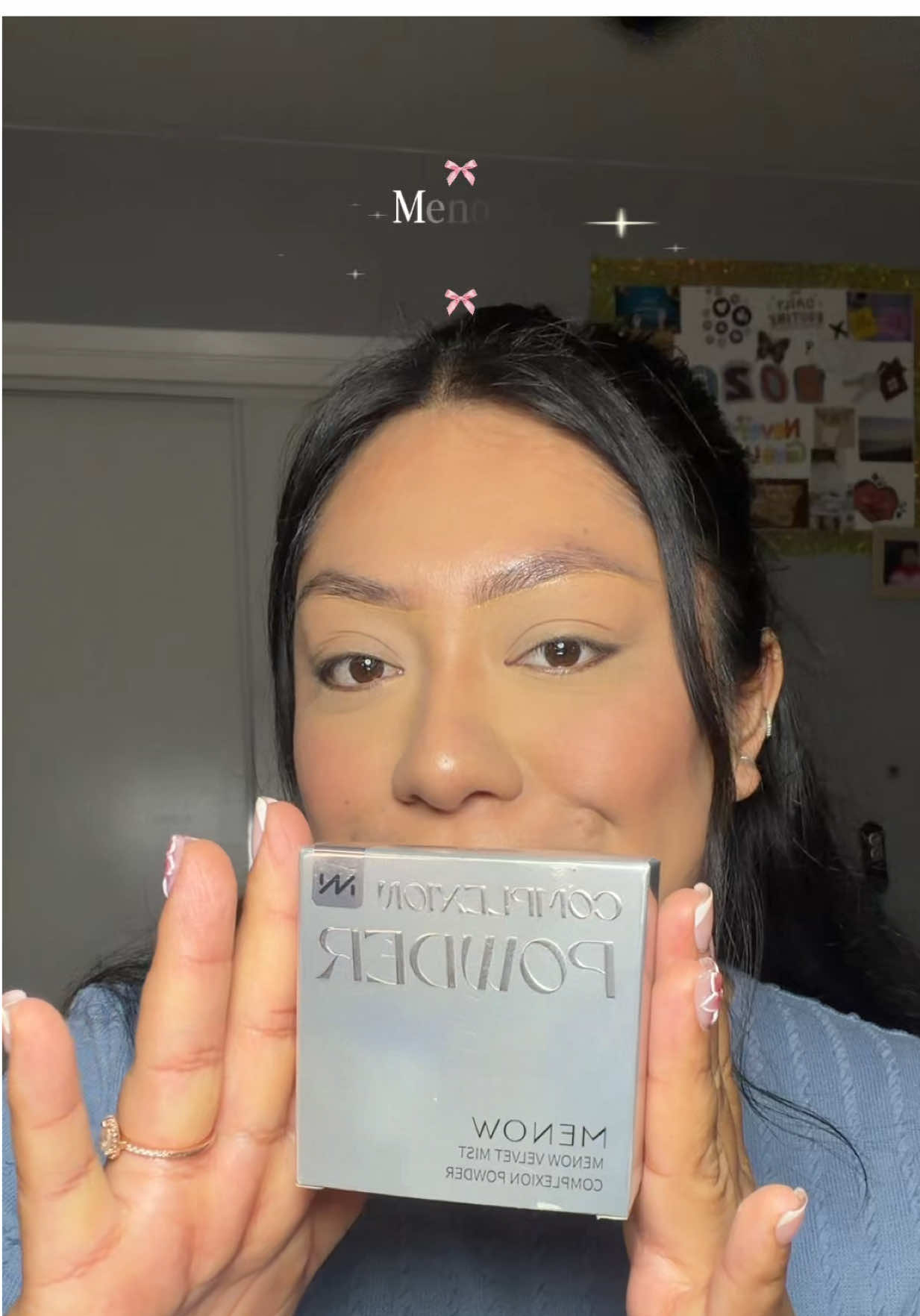 TikTok post by @makeup.withj.ennifer for Menow. Caption reads: [...] and blurs pores pefecr for the summer ✨....
