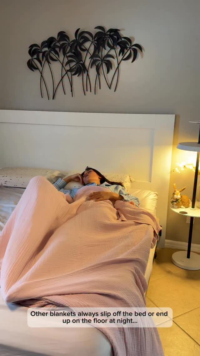 Instagram post by @myusalifee for Bedsure Home. Caption reads: ✨ My new home favorite! 💛
This 2-in-1 comforter &....